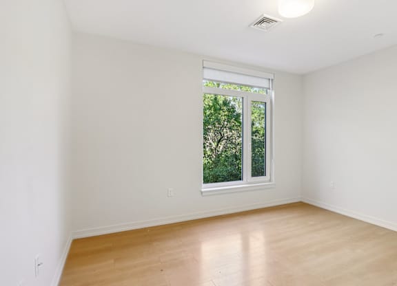Spacious unfurnished bedroom at Park77 Apartments, Cambridge, Massachusetts