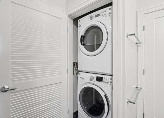 White washing machine at Park77 Apartments, Cambridge, 02138