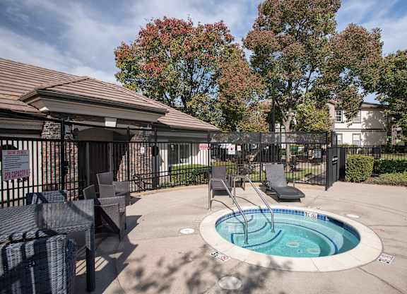 Stoneridge apartments, Roseville, CA, outdoor spa