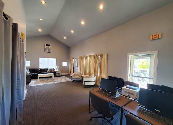 Business center at Autumn Oaks Apartments, Roseville, CA