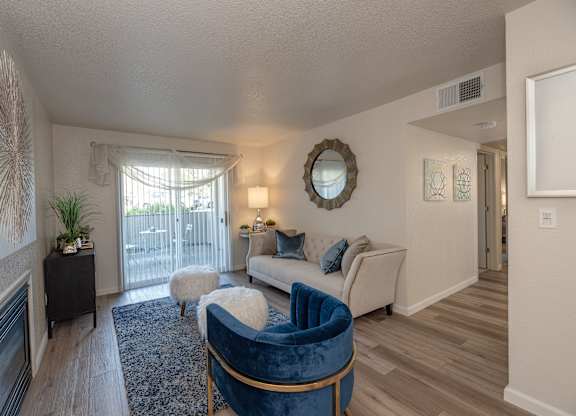 Model Silverleaf II living room at Autumn Oaks Apartments, Roseville, CA