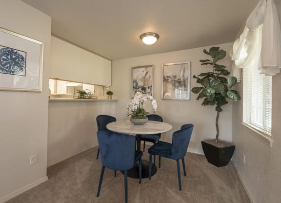 Model Dining Room at Autumn Oaks Apartments, Roseville, CA