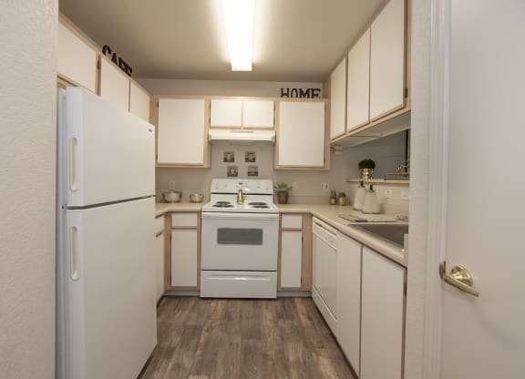 Model Kitchen at Autumn Oaks Apartments, California, 95678