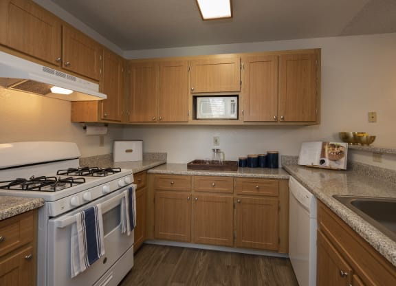 Canterbury Downs model apartment  kitchen, Roseville, CA, 95678