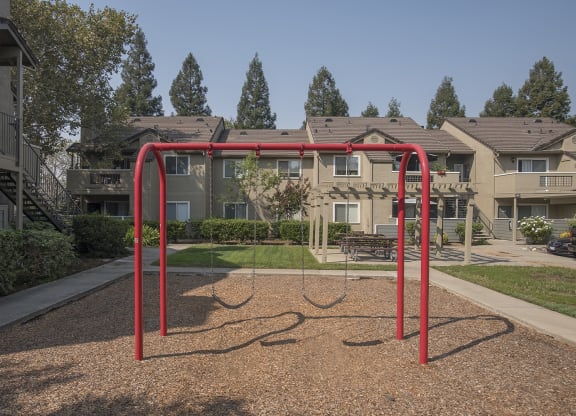 Canterbury Downs Swing Set
