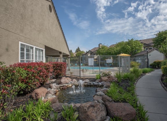 Canterbury Downs second pool fountain, Roseville, CA, 95678