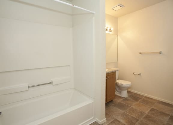Canterbury Downs Vacant Second Bathroom