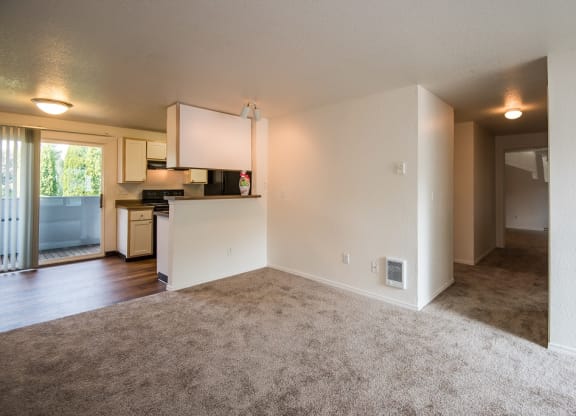 Clackamas Trails Vacant Apartment Living Room at Clackamas Trails Apartments, Portland, OR