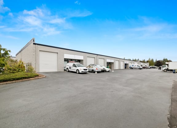 Cornelius Pass Business Park business exterior roll up doors