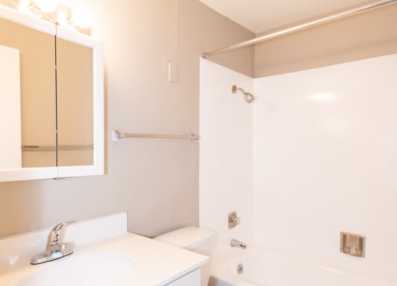 Cornell Woods vacant 2x1 bathroom, Portland, OR, 97229