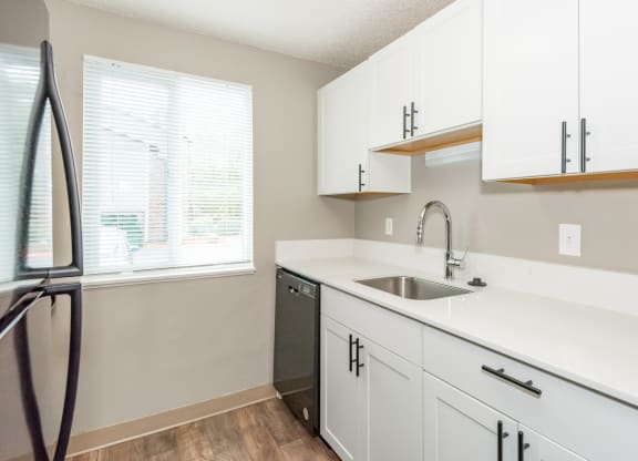 Cornell Woods vacant 2x1 kitchen, Portland, OR, 97229