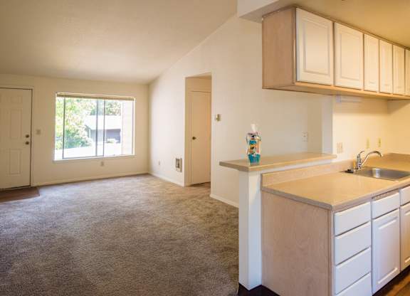 Apartment Kitchen & Living Room at Crown Court Apartments, Clackamas, Oregon 97015