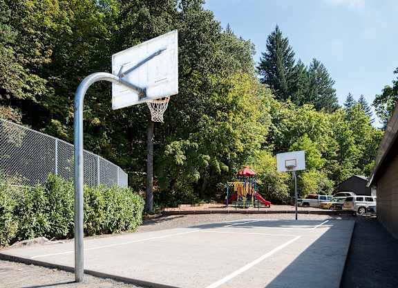 Basketball Court at Crown Court Apartments, Clackamas, Oregon 97015