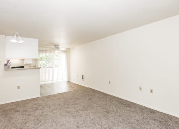 Elmonica Court vacant 2x1 dining room and sliding glass door, Beaverton, OR , 97006