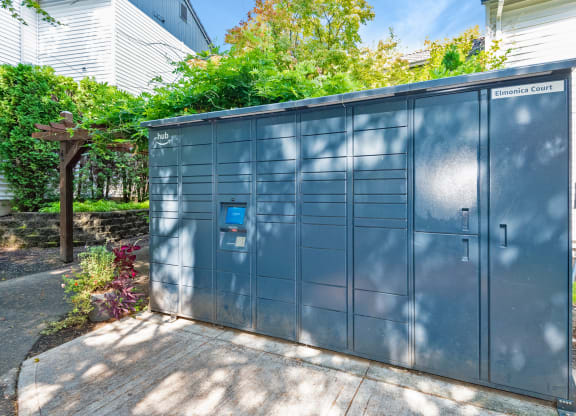 Elmonica Court self service package lockers, Beaverton, OR , 97006