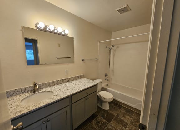 Francis Park vacant 2x1 bathroom