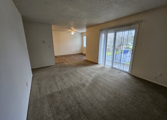 Francis Park vacant 2x1 living room