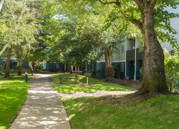 Community Walking Path and Picnic BBQ Amenity at Hathaway Court Apartments, Oregon, 97070