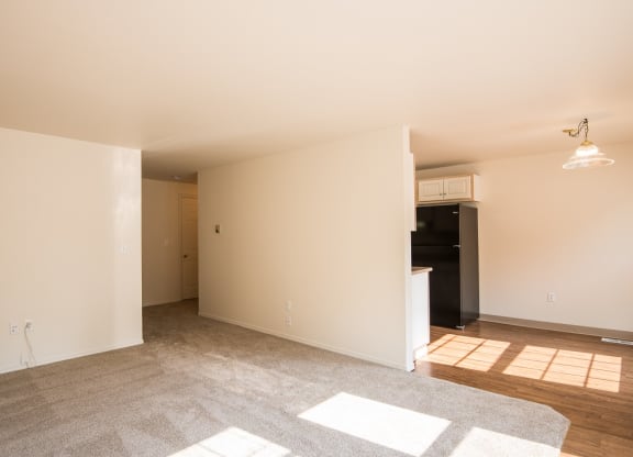 Vacant Townhome Living Room at Hathaway Court Apartments, OR 97070