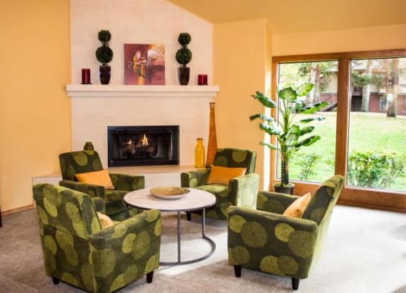 King's Court Clubhouse Interior Seating Area & Fireplace at King's Court Apartments in Beaverton, Oregon 97006