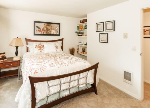 Kings Court Beaverton OR model second bedroom side view