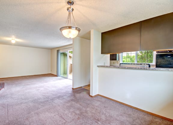 Maple Pointe Vacant Apartment Dining Room