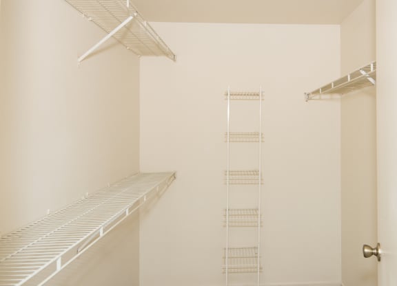 Martinazzi Village Master Bedroom Walk In Closet
