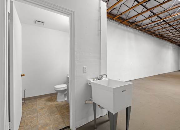 Park 219 South Business Space Bathroom