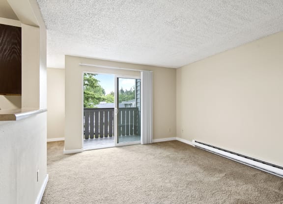 Carpeted Living Area at Pembrooke Apartment Homes, Kent, 98032