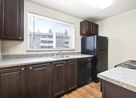 Kitchen Cabinets at Pembrooke Apartment Homes, Washington