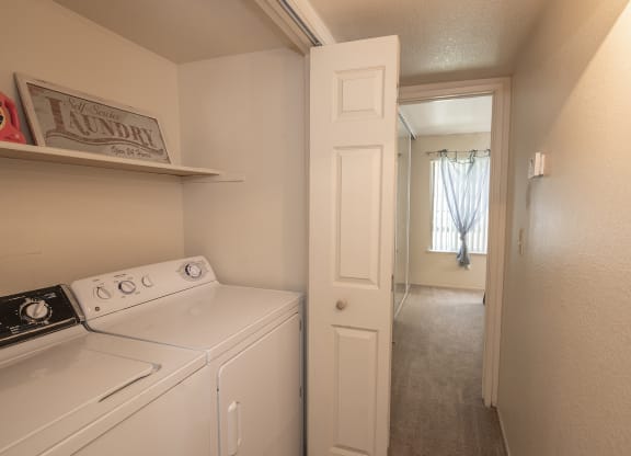 Pheasant Pointe Model Full Size Washer and Dryer