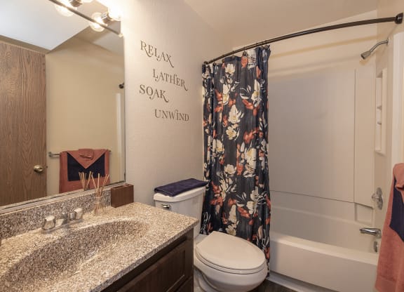 Pheasant Pointe Model Second Bathroom