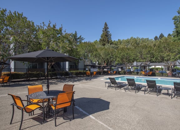 Pheasant Pointe Swimming Pool Furniture