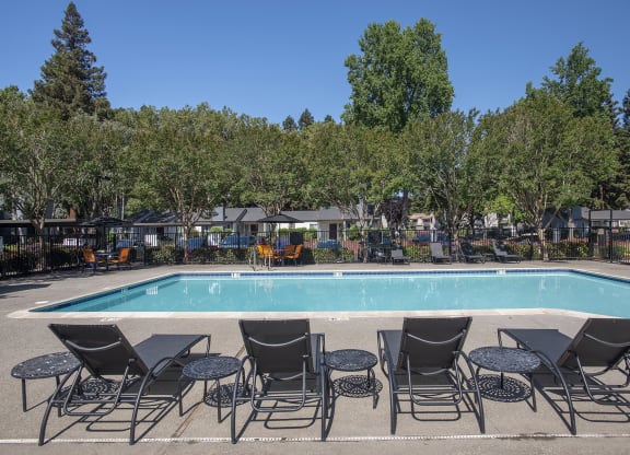 Pheasant Pointe Swimming Pool Lounge Chairs