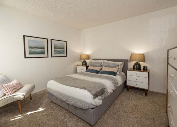 Model 1x1 bedroom at River Pointe, Sacramento, California