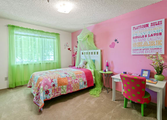 Riverwood model third bedroom and furniture
