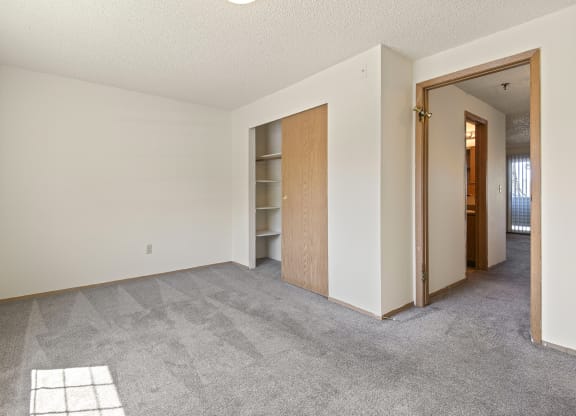 Riverwood vacant bedroom