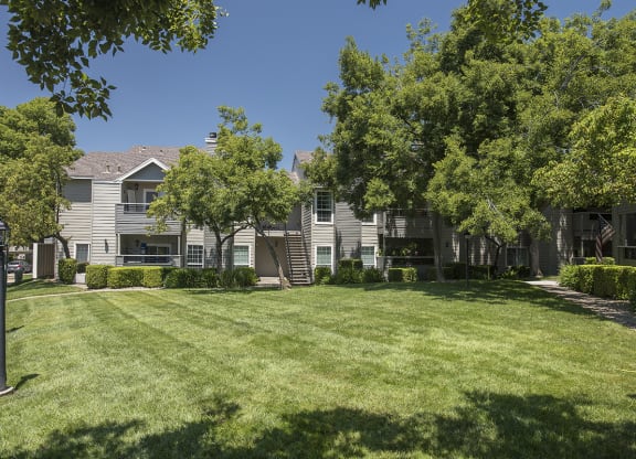 Rocklin Gold Green Space & Building Exteriors