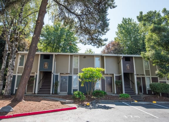 Building Exterior & Parking Lot at Rolling Hills Apartments, OR 97062