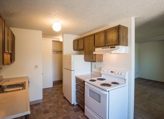 Kitchen at Rolling Hills Apartments, Tualatin, 97062