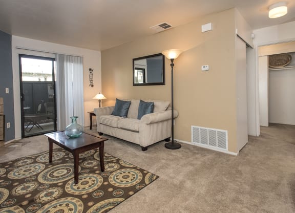 Sierra Glen Model Living Room & Hallway