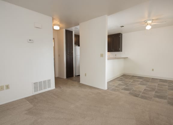 Sierra Glen Vacant Dining Area