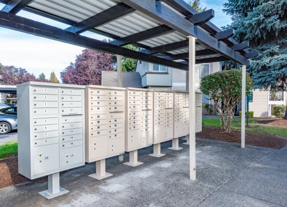 Sir Charles Court mail station, Beaverton, OR, 97006