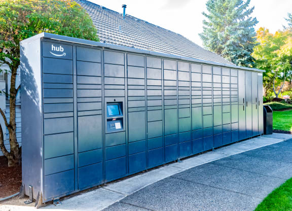 Sir Charles Court self service package lockers, Beaverton, OR, 97006