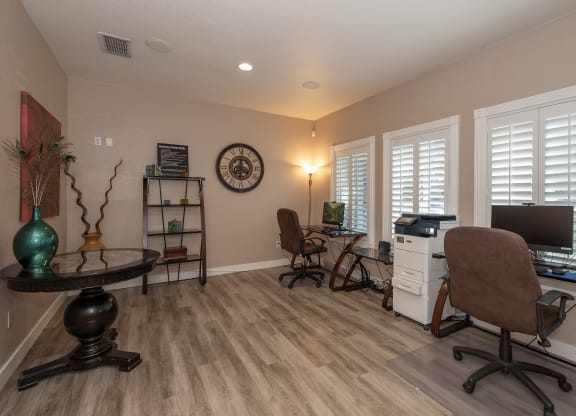 Stanford Heights business center computers