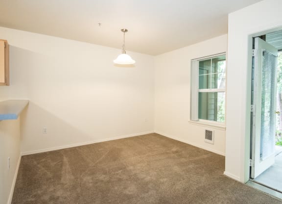 Stillwater vacant dining room view