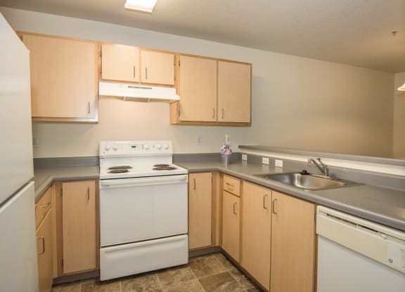 Stillwater vacant kitchen and appliances