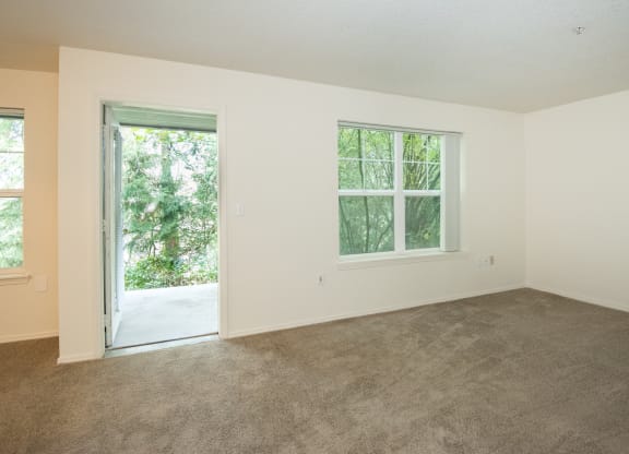 Stillwater vacant patio door open to deck