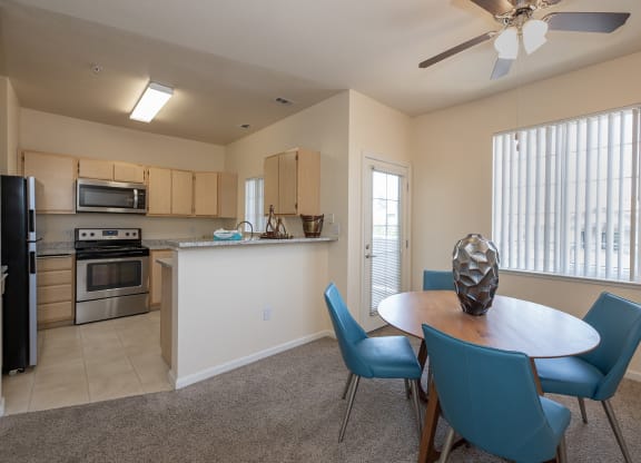 Stoneridge model 2 kitchen and dining room