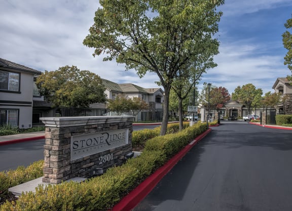 Stoneridge Property Monument Sign and Property Entrance